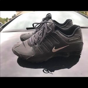 Nike Shox 9.5 men's gray